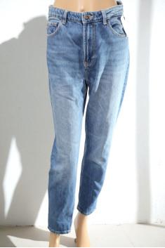 Джинсы